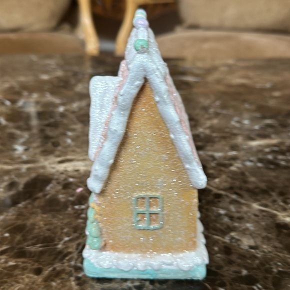 A Christmas gingerbread table decor. - Picture 2 of 4